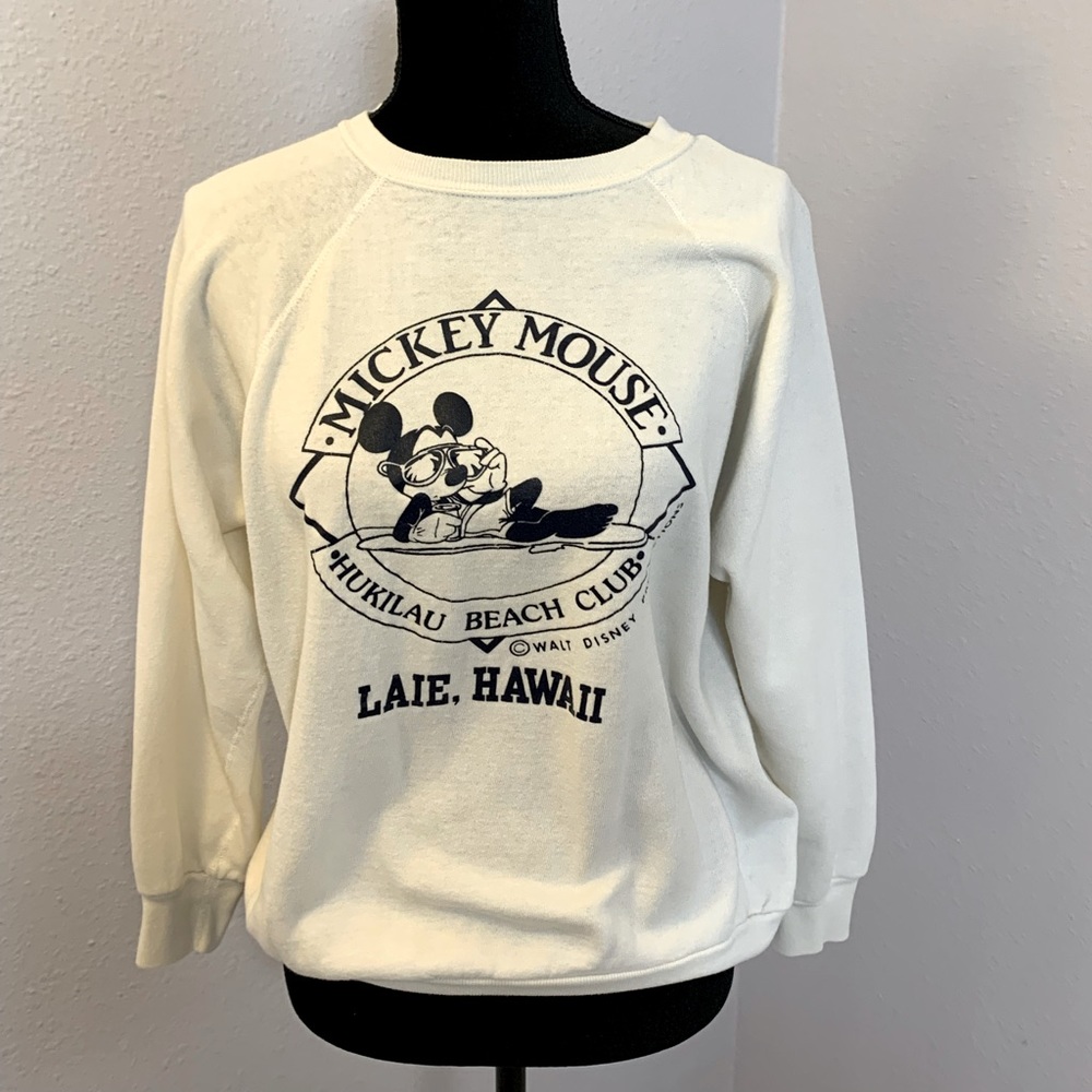 Vintage “Mickey Mouse Hukilau Beach Club Laie Hawaii” sweatshirt size L, USED
